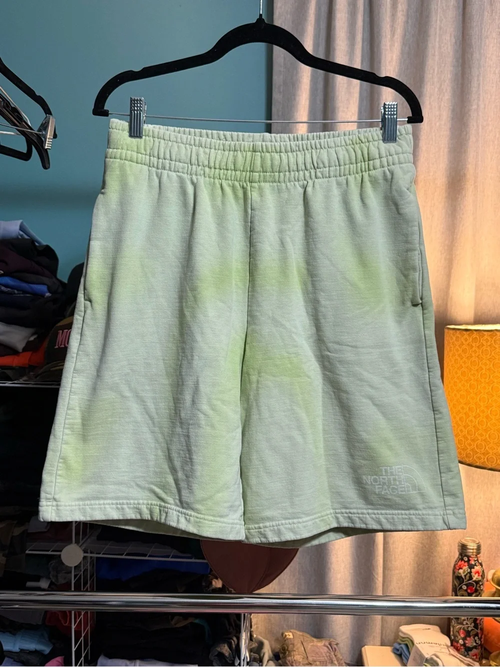 The North Face Men’s Simple Logo Fleece Shorts Lime Cream Green